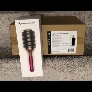 Dyson airwrap complete and vented brush